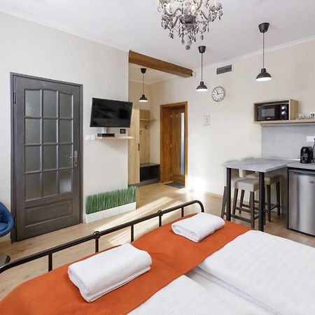 Anova Apartman Gyula Exterior photo