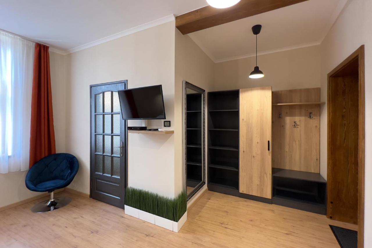 Anova Apartman Gyula Exterior photo